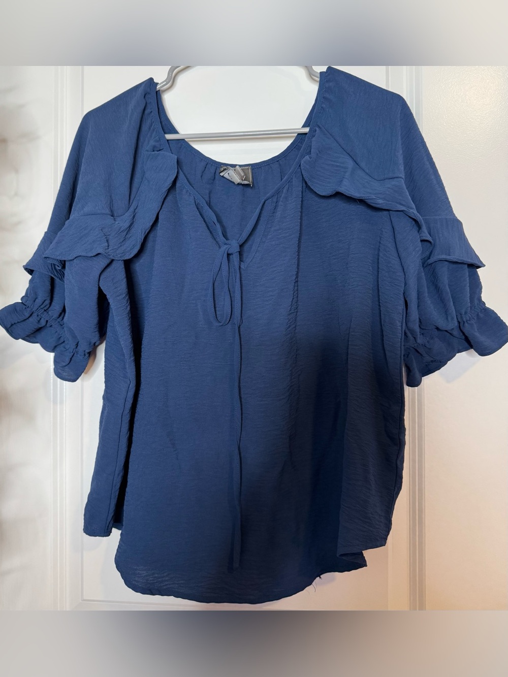 Ninety Navy Blue Ruffle-Sleeve Tie-Front Blouse MD short sleeve